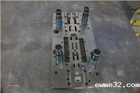 磷铜端子复合模模具